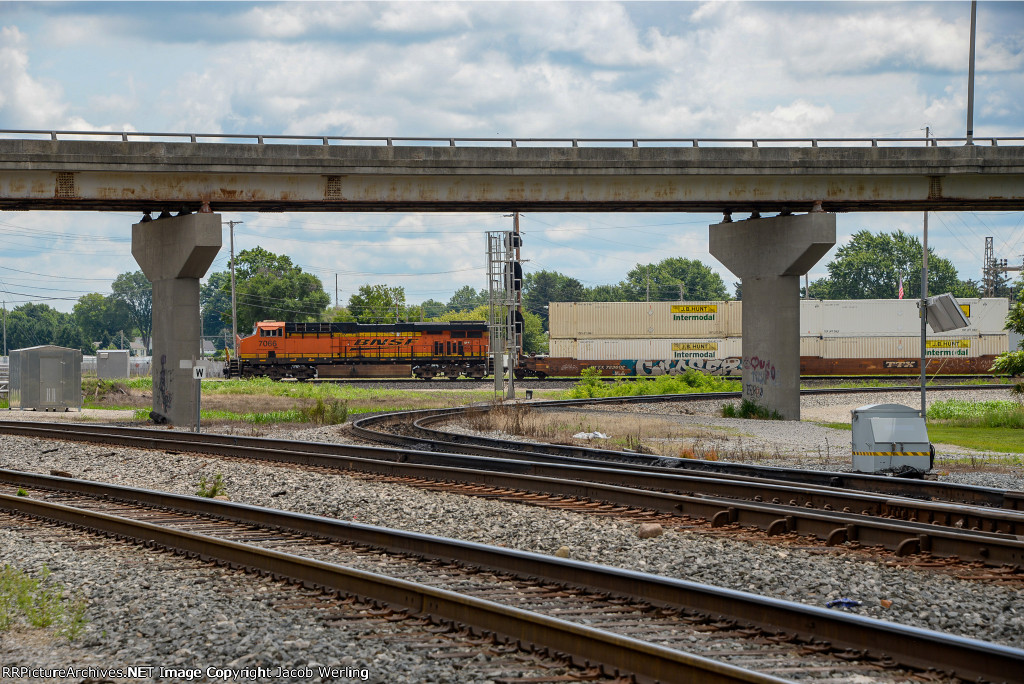 BNSF 7066